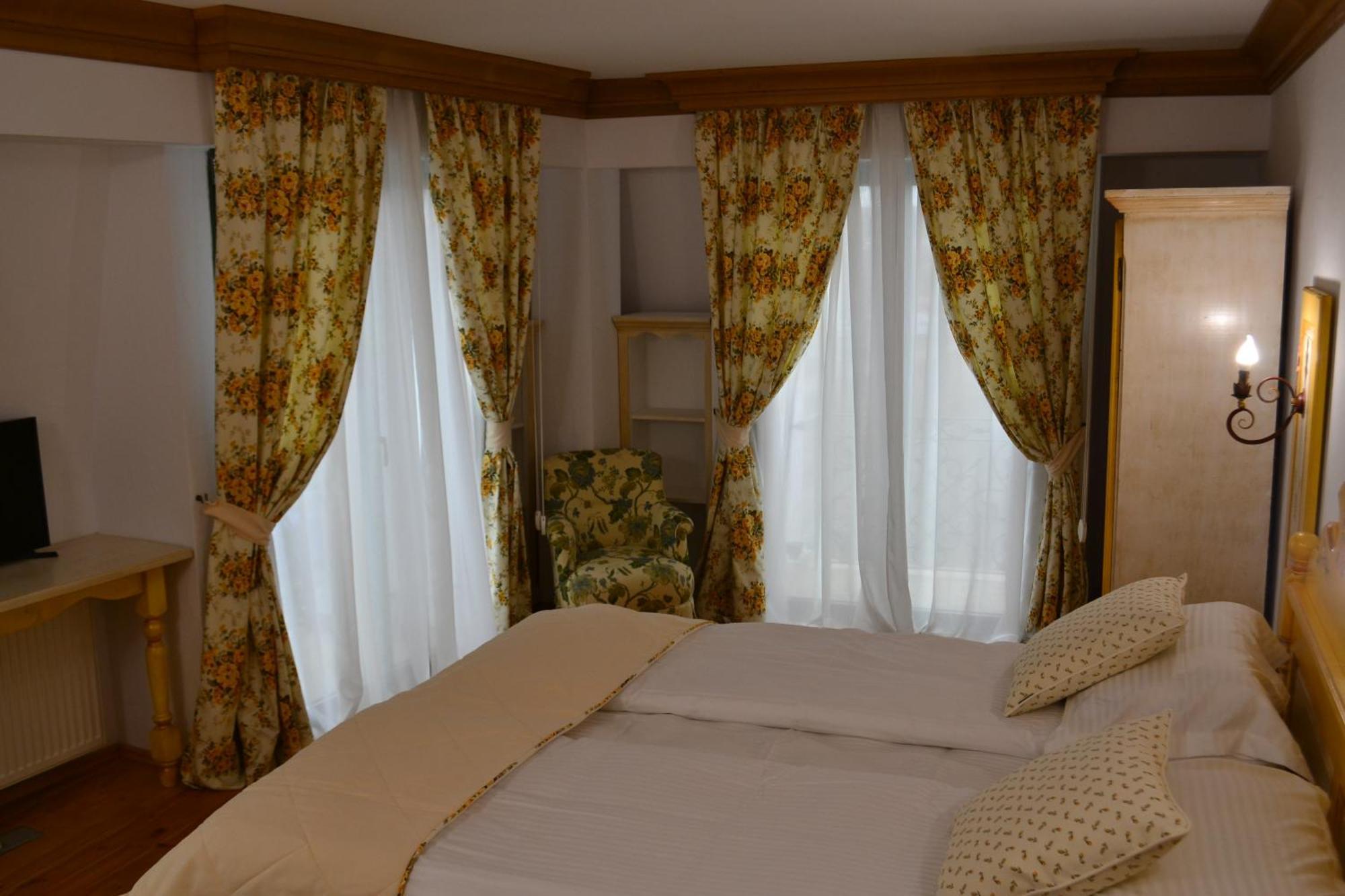 Casa Comana Boutique Hotel Bucharest Luaran gambar